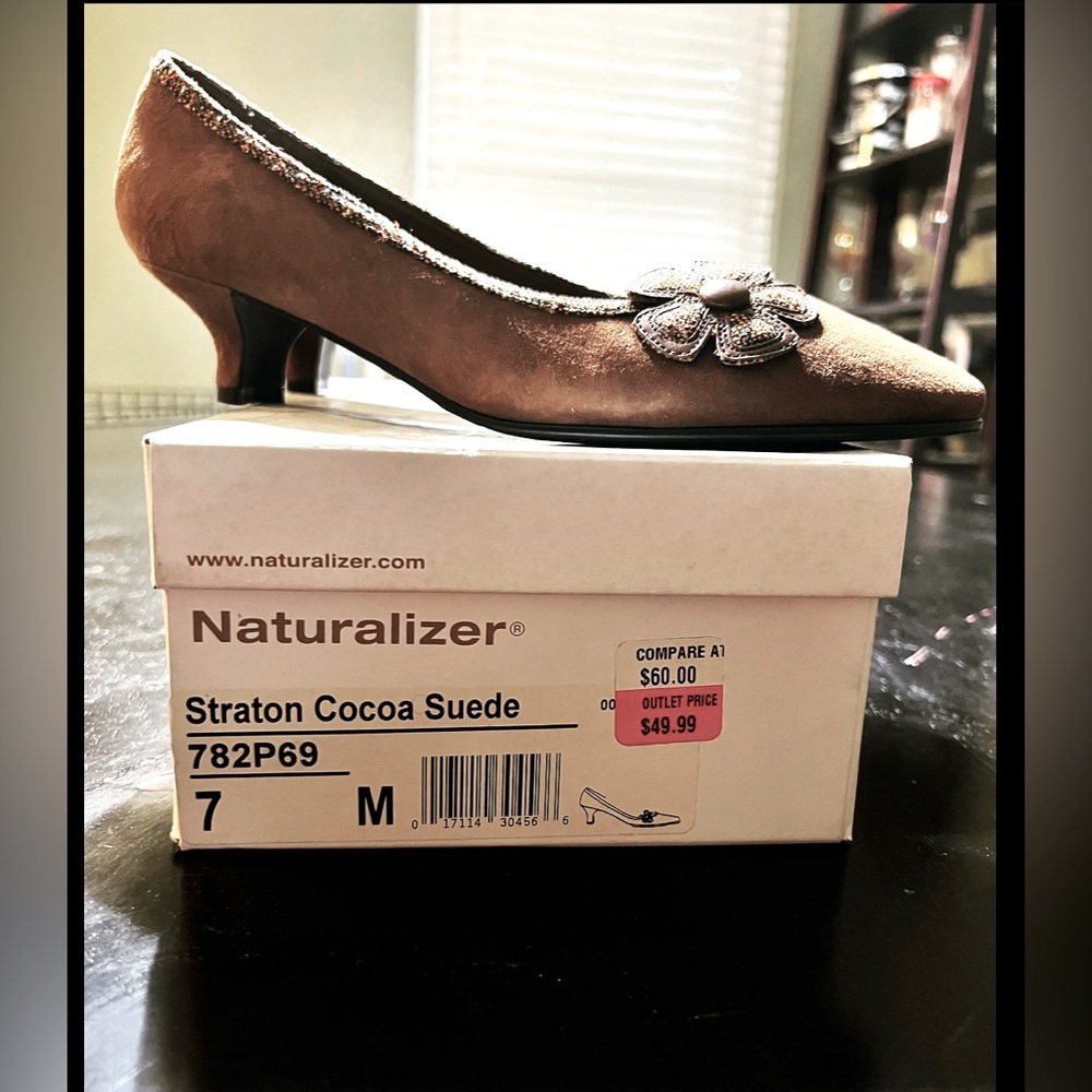 Naturalizer Kitten Heels